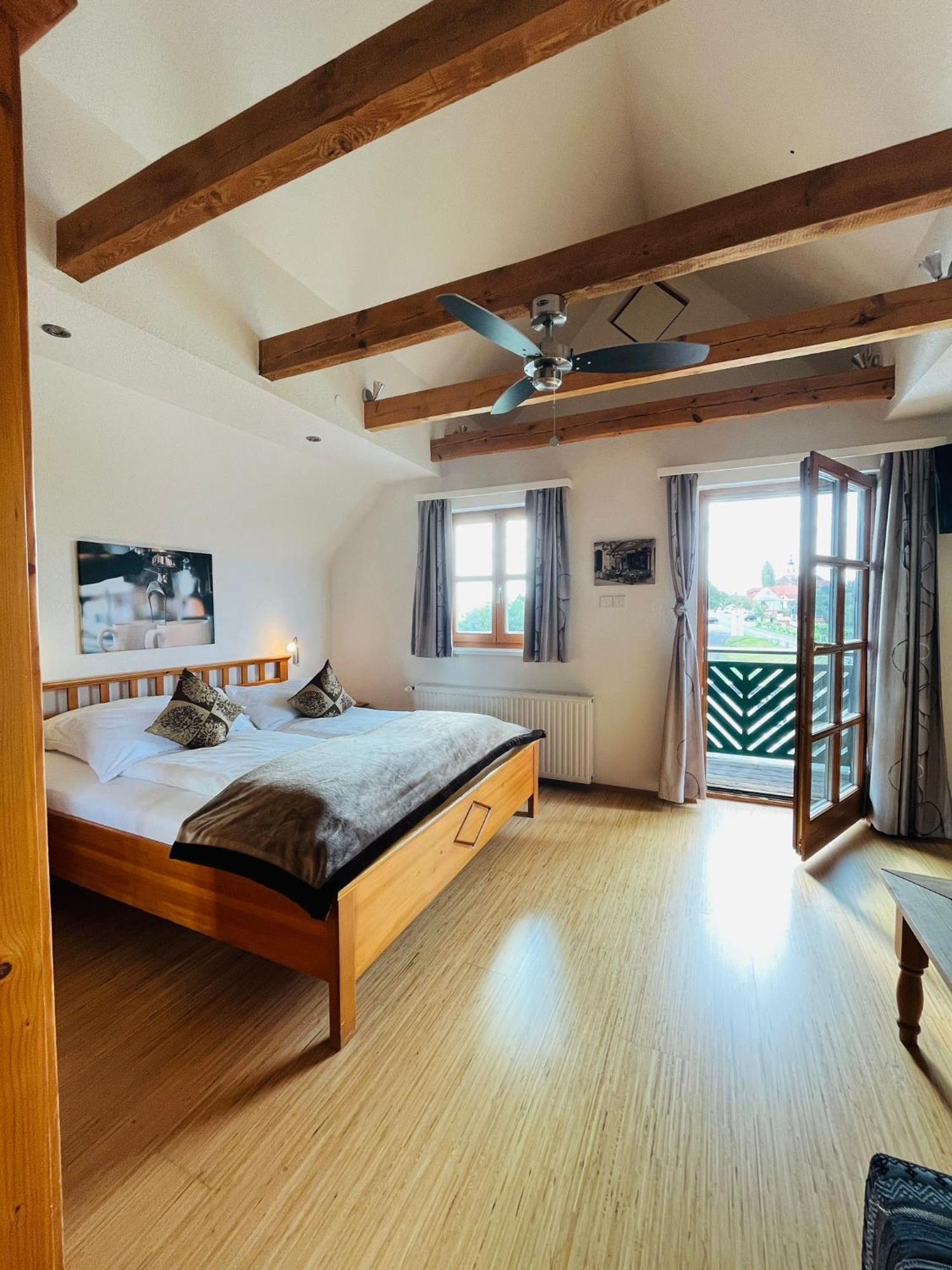 Wohlmuth-Lueckl Hotell Kitzeck im Sausal Rum bild